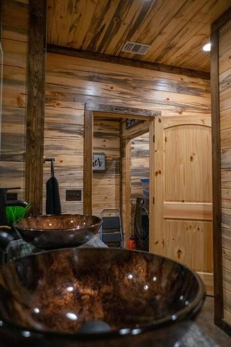 The Big Tex Luxury Cabin Is Epic Broken Bow Eksteriør bilde