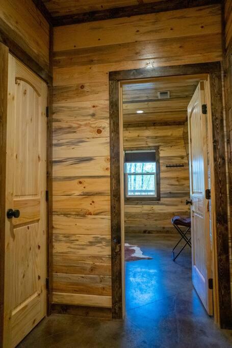 The Big Tex Luxury Cabin Is Epic Broken Bow Eksteriør bilde