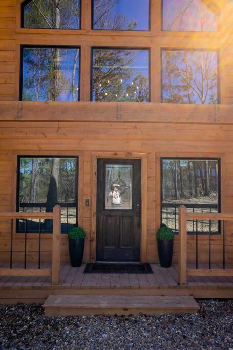 The Big Tex Luxury Cabin Is Epic Broken Bow Eksteriør bilde