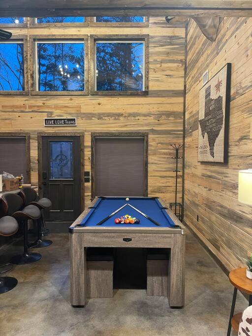 The Big Tex Luxury Cabin Is Epic Broken Bow Eksteriør bilde