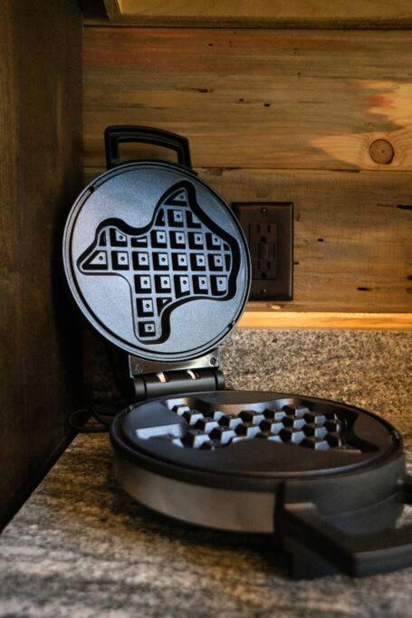 The Big Tex Luxury Cabin Is Epic Broken Bow Eksteriør bilde