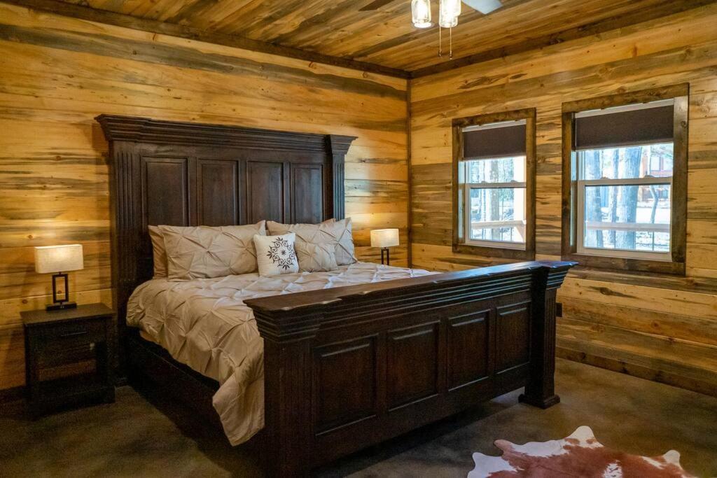 The Big Tex Luxury Cabin Is Epic Broken Bow Eksteriør bilde