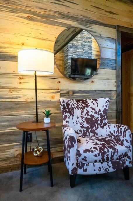 The Big Tex Luxury Cabin Is Epic Broken Bow Eksteriør bilde