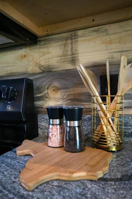 The Big Tex Luxury Cabin Is Epic Broken Bow Eksteriør bilde