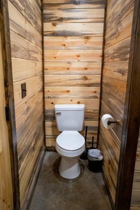 The Big Tex Luxury Cabin Is Epic Broken Bow Eksteriør bilde